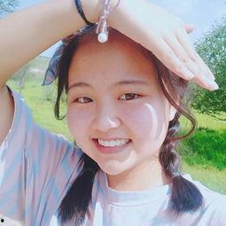 娱乐吃瓜酱第一次谈恋爱,初尝恋爱滋味，甜蜜与苦涩交织的青春篇章